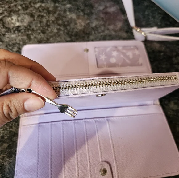 Loungefly cute The Little Mermaid ombre Dinglehopper purse. - Picture 9 of 9